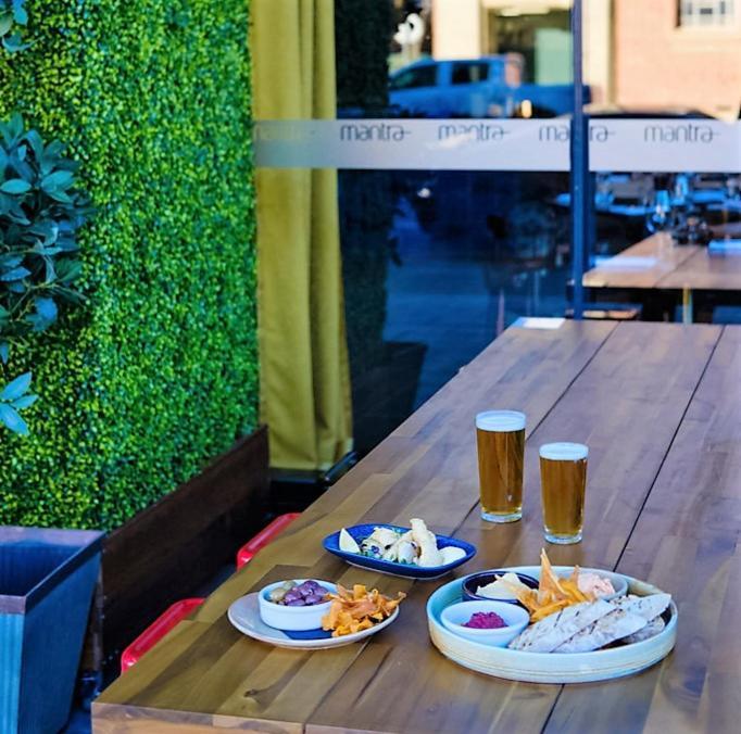 Mantra Albury Hotel Exterior photo